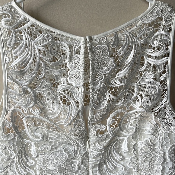 Wedding dress - Picture 16 of 16